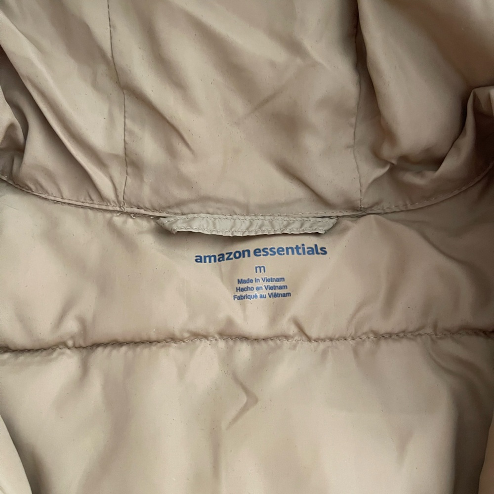 Amazon Essentials Lightweight Puffer Coat With St… - image 6